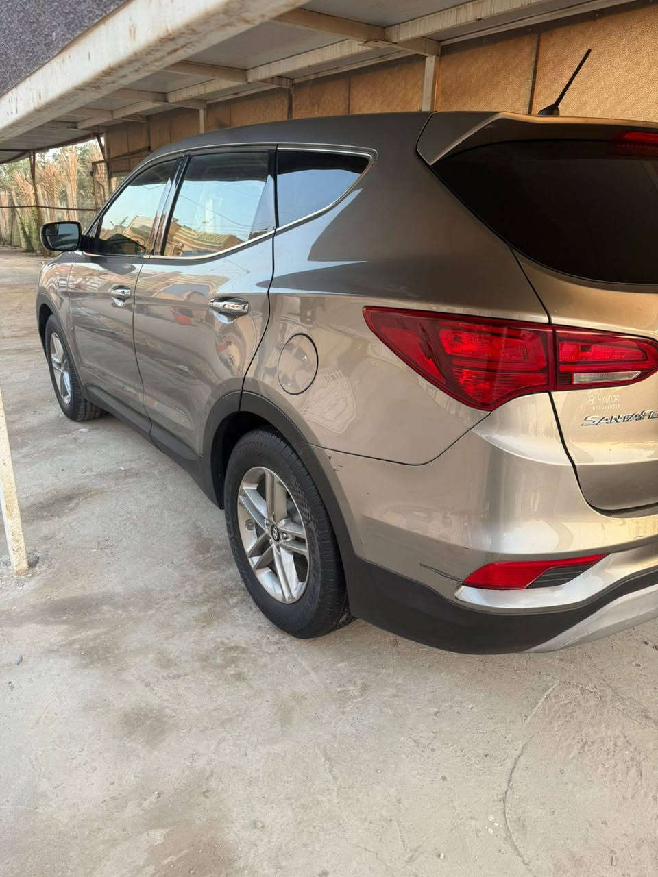 سلام عليكم مكلف بالنشر سنتافيا 2018 وارد اميركي السياره حادثه مقدمة البنيد صبغ السياره ليبل واحد ولاقطعه تبديل  بس مقدمة البنيد صبغ والباقي مكفوله حجم المحرك 2400 رقم ذي قار تحويل السعر 147 مكان السياره ناصريه الاتصال ***********
