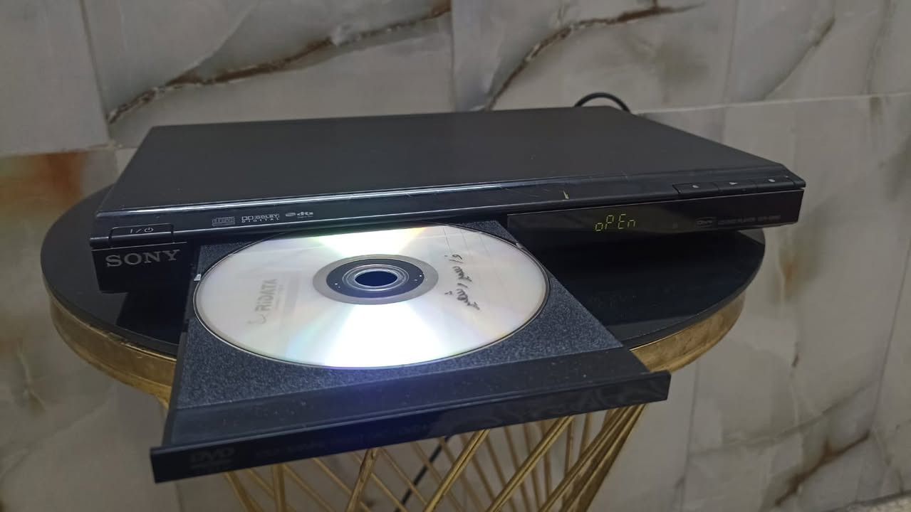 DVD Sony .

شغال بدون مشاكل .

السعر : 12,000 دينار . 

متوفر توصيل .


**إذا كنت صاحب هذا الإعلان وتريد حذفه لأي سبب، رجاءا أرسل رسالة إلى الدعم الفني**