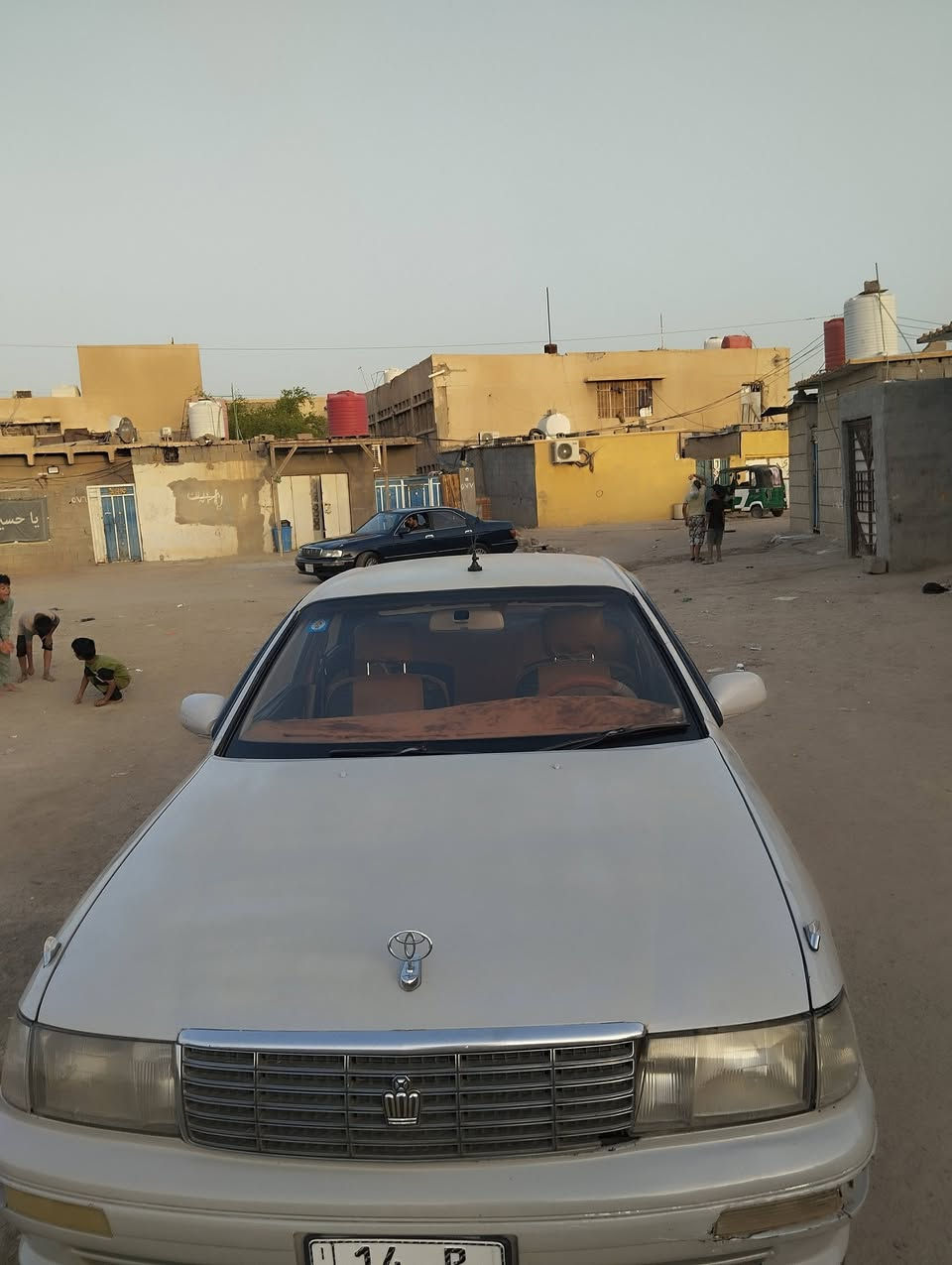 السلام عليكم بطه مكاني البصره حيانيه سعر 48نهايتهه من لخير لايخابرني غير هذا سعر  بطه فصل مكينه ديكو تبريد   ثلج حداديه جديده سياره بيهه ضربه  بصفحه صندوك ومصبوغه  لجماليه  سنويه  بعد 5ايام وتنتهي *********** رقم سياره  انكليزي
