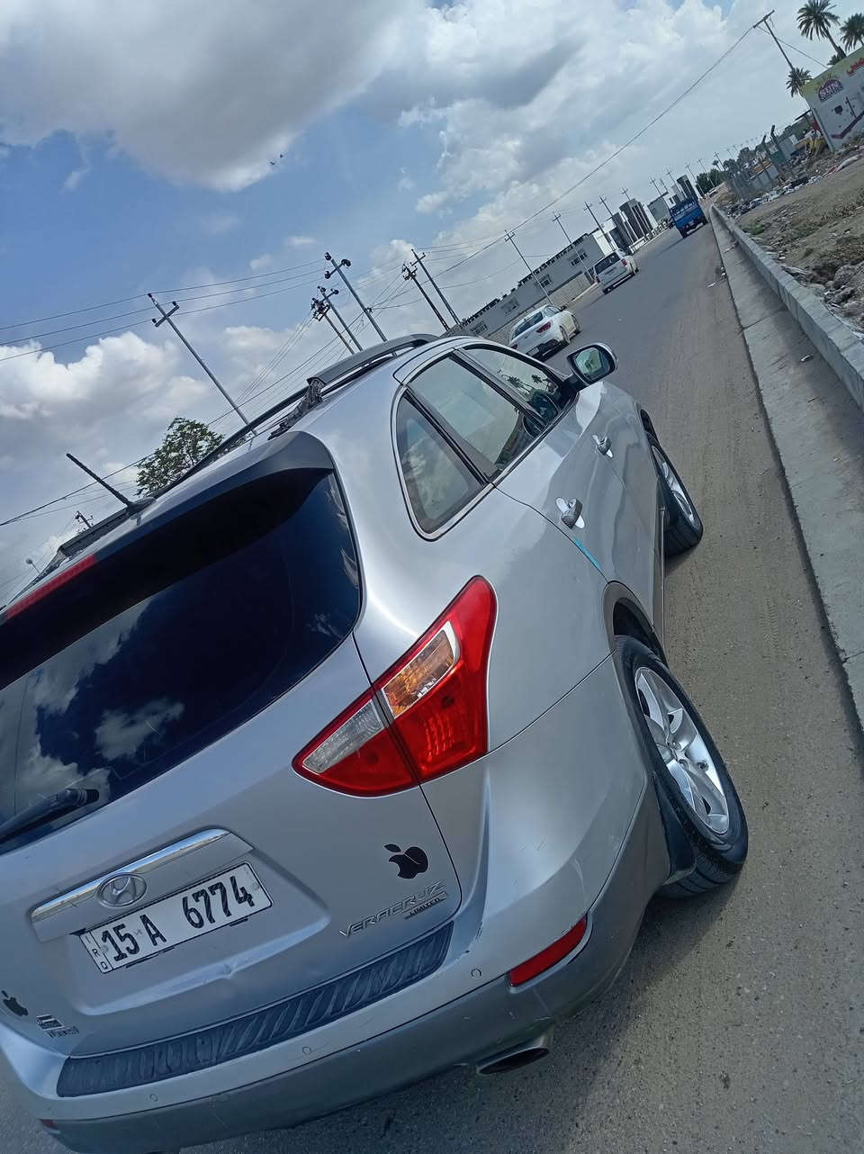 سلام عليكم هونداي فير اكروز ٢٠٠٩
فول مواصفات مكينه ٦
سبعه راكب تبريد ٣ قطع سياره جديده احله من اصور
اكشانه جلد تدفه بيه هواي مواصفات بعد
وارد أمريكي اسعر ١٠٥ وبيه مجال
 مكان السياره فلوجه
***********
***********
