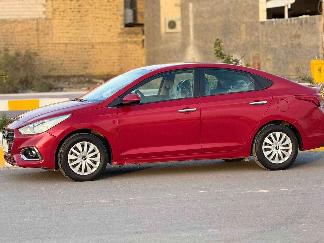 السلام عليكم سياره هونداي اكسنت أمريكيه للبيع موديل 2017 رقم ذي قار معوقين وكاله عامه مطلقه من صاحب السياره ضررها تصليح طرف البنيد وطرف الجاملغ جهه اليمين بدون دواخل وبدون تبديل السياره محرك 1600 شاشه كبيرة كاميرا دواره تحكم جهتين تخم تاير حداديه تبريد ماشيه 66الف السياره جاهزه من كلشي استخدام شخصي السعر 117 ورقه وبيها مجال بسيط للشراي مكان السياره ناصريه الشموخ للإستفسار *********** *********** رقمي أرقامي بيهن واتساب ناصرية, ذي قار
