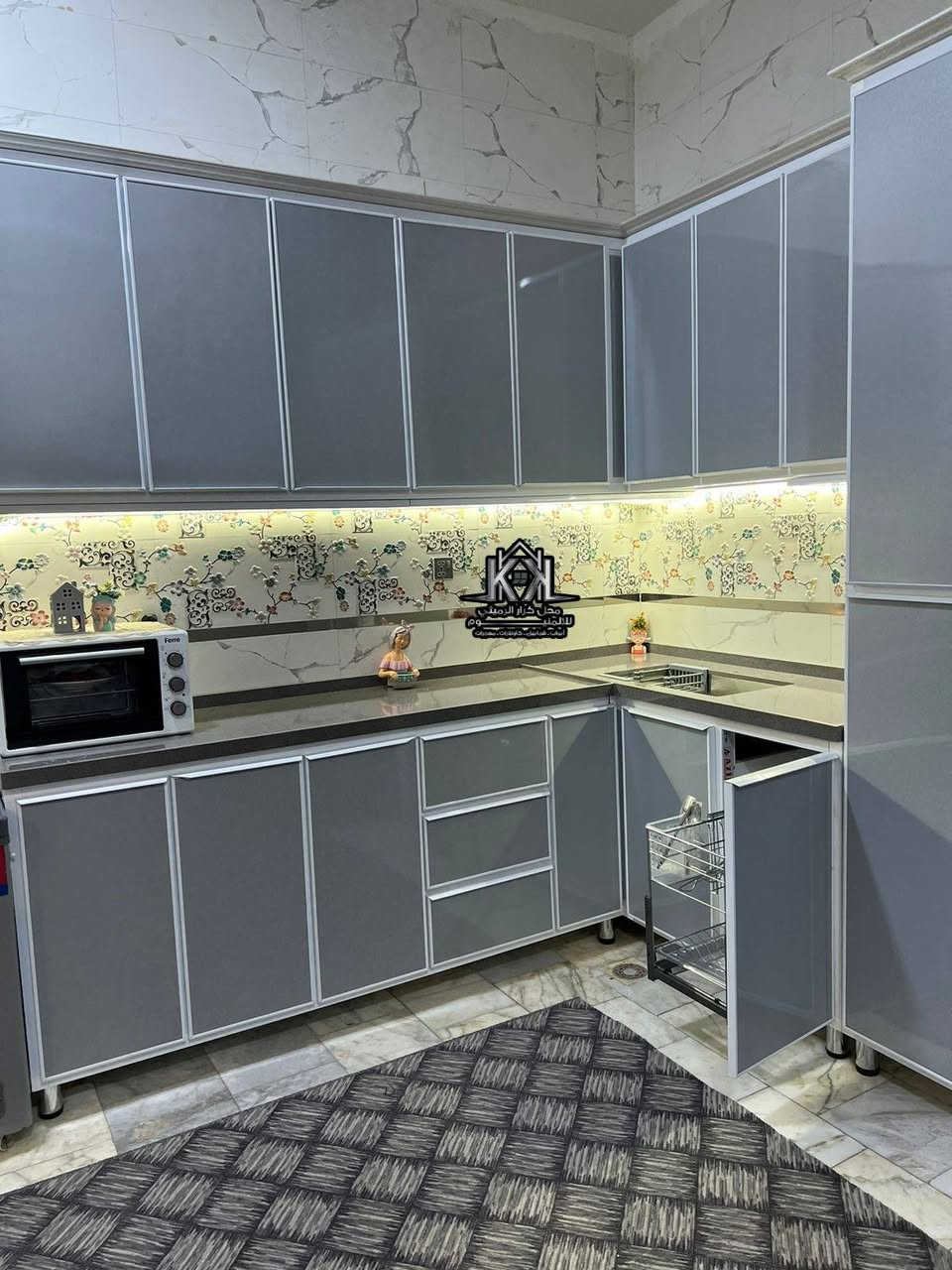 🔥 إعلان مميز من محل كرار الرميثي للألمنيوم 🔥
كاونتر ألمنيوم تركي المنشأ بأعلى درجات الجودة والإتقان ✨
🔹 اللون: رصاصي عصري أنيق يناسب جميع الديكورات
🔹 يدة مخفية بتصميم حديث وانسيابي
🔹 البوري محشّي بخشب لصلابة ومتانة أعلى
🔹 نرمايد هايدروليك داخلية مقاومة للصدأ لضمان عمر أطول
🔹 سلات هايدروليك هدية 🎁
🔹 حشوة قاطع للأرضية والرف يتحمل أوزان عالية ومضاد للبكتيريا
🔹 الطلاكة خارج كابون فاخر ومن الداخل مغلفة ببليت لزيادة التحمل
🔹 سطح كوارتز حجر طبيعي فخم ومتين
🔹 خزانة مخصصة لتخزين الأجهزة الكهربائية والمواد الغذائية
🔹 إنارة مخفية تضيف لمسة فخامة وجمالية راقية
📍 الجودة عنواننا… والضمان ثقتنا
محل كرار الرميثي للألمنيوم – لأن بيتك يستحق الأفضل 👌
للاستفسار والحجز راسلنا على الخاص  🤍
او زيارة موقعنا الرميثة حي الشهداء قرب مستوصف الزهراء مقابل مطعم لاريف
***********
***********
