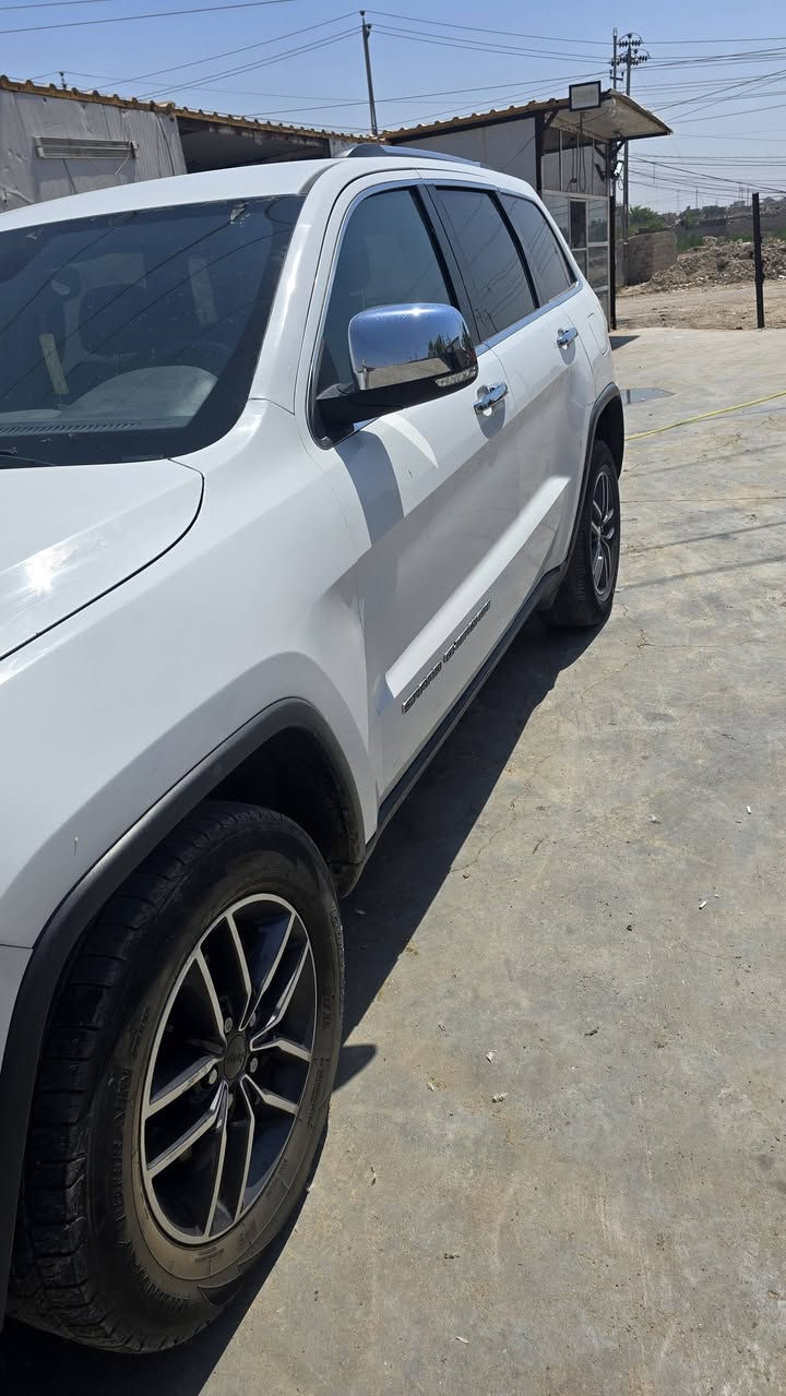 سياره جيب شيروكي أدوات  موديل ٢٠١٧ 
سياره خير من الله بيها كص جنطه بيها أرقام وسنويه طبق الأصل 

عنوان السياره ميسان 

السعر ٨٥ وبيها مجال حك الجيه 

 للاتصال *********** 

ما متواجد خاص فقط اتصال
