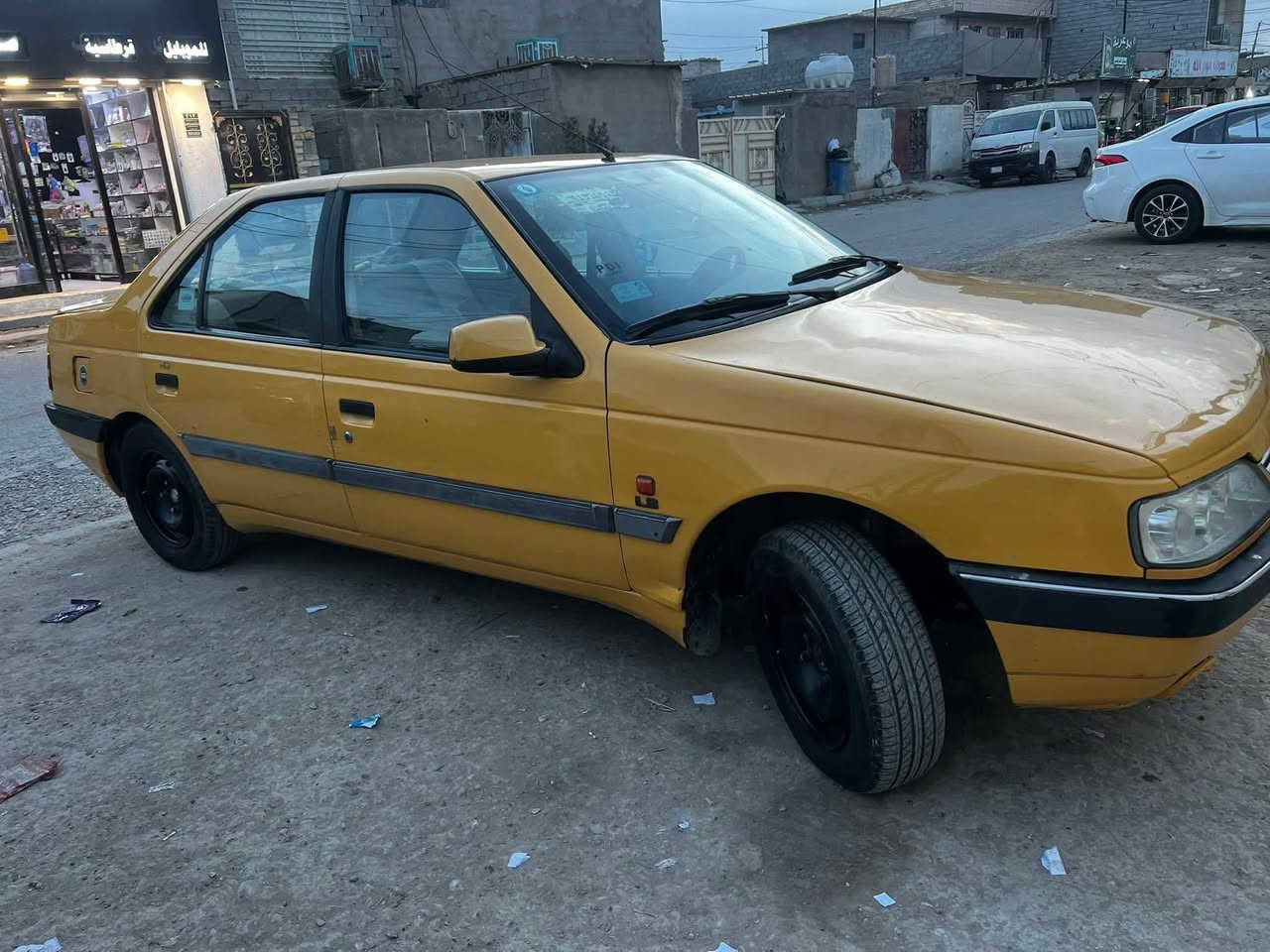 السلام عليكم
بيجو لميس2016 

السياره كير مكينه خير من الله 

جديده ونضيفه مامشتغل بيهه تكسي اروح لدوام بيهه وارجع

بيهه بارد يم الصندوك وطخات خفيفه تجي تكلب وتشوف

ماشيه 137

بيهه ملاحظه الكيجات غلط فقط والباقي كله جاهز وكامل 

مكاني بغداد العبيدي 

الرقم/***********
فقط وتساب 

السعر 45 وبيها مجال بسيط
