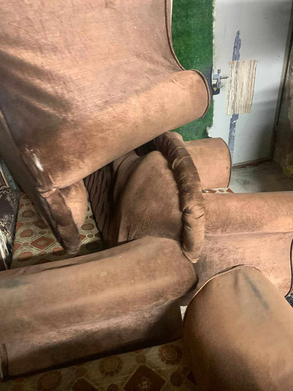 السلام عليكم تخم ملكي بيه اضرار بسيطة للبيع سعر مناسب قيم واخذ بغداد حي المواصلات ***********
