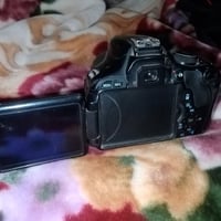 كانون 600D • عدسة 18-50 • فلاش 560