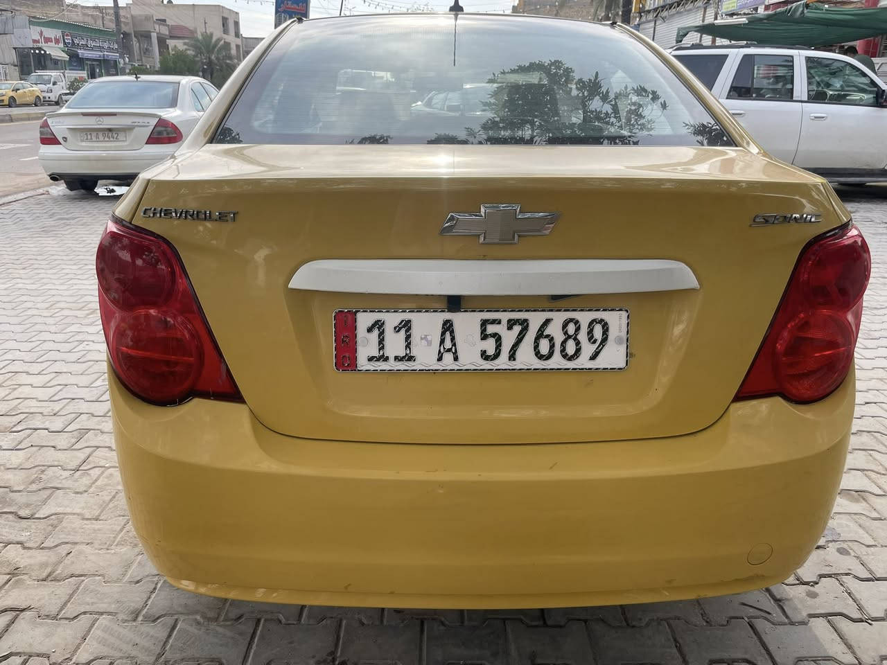 السلام عليكم للبيع فقط افيو سونك خليجي استلام الشركه العامه للسيارات كير اوتماتيك٦ نمر محرك ١٨٠٠  المرغوب رقم بغداد انكليزي الجديد مصفره هيئه وغرامات تخم تاير جديد صدر جديد خلفي امامي السياره بدون حادث خليجي جاهزه بفضل الله من كل شي السعر ٦٦ وبي مجال مكاني بغداد وهذا رقمي***********
