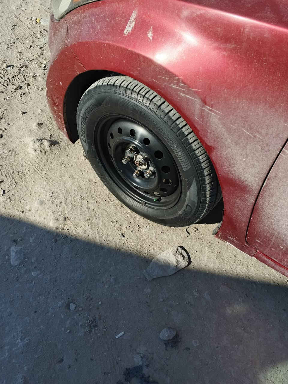 سلام عليكم وياله حجم ١٥ اصليات معه تخم تاير نضيف مطلوب مراوس بويل كب ***********
