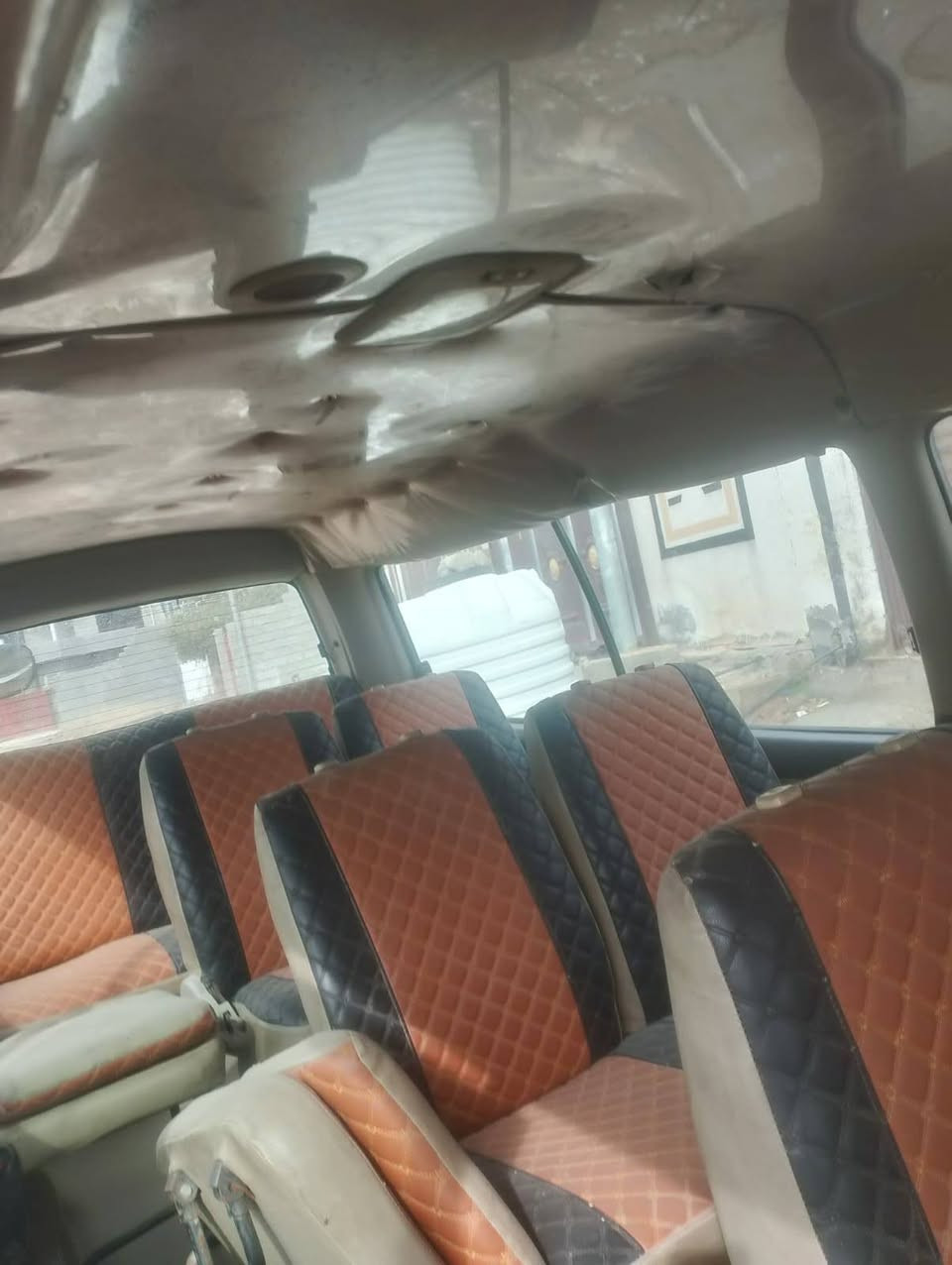 السلام عليكم جنبي اج وان موصليه بيها محرك ونجي كايم كير اكسل مكفول كهربائيات كامله  غرفتها حلوه السعر 25 المكان البياع الشرطة الخامسه للتصال ***********
