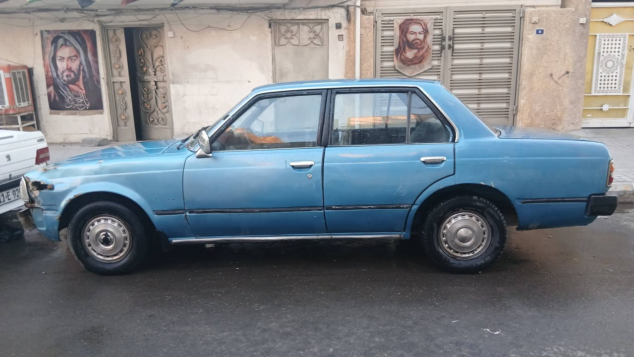 كرونه ٨٠ مكان بغداد مدينة الصدر سيارة جاهزة كله شغال تبريد شغال مكينه خير من الله دواخل نظيفه لاخياسات ولاشي 
سعرها ٢٨ الرقم ***********
