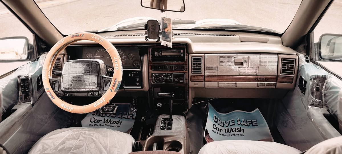 جيب شيروكي موديل 93 لون نيلي طوخ بدون حادث فقط صبغ لجمالية فقط كير محرك شرط 300 vvt بطه صدر تايرات جديد كهربائيات فول شغال رقم دولي سنوية مشروع وطني جديد شرط تحويل او وكاله الشراي يتصل *********** سعر 48 كركوك, العراق
