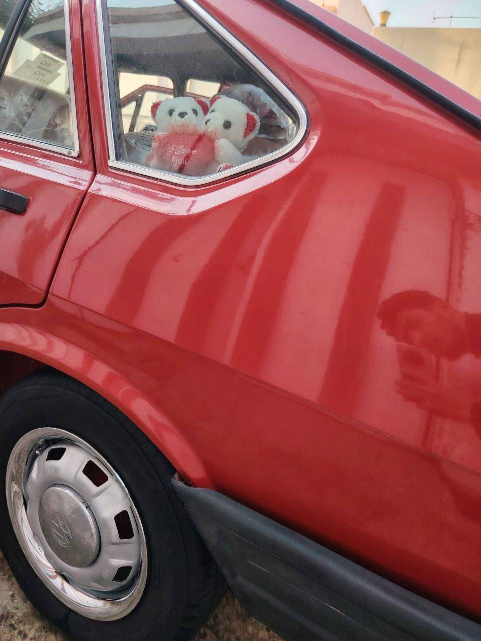 السلام عليكم للبيع برازيلي موديل 87 مكينه 80 كير خمسه شرط طخم تايات جدد باتري جديد كهربائيات كلها شغاله كلوب ما بيها نقص السياره بلاديه مصبوغة جماليه بدون ضررا مكفولة من الدعاميه لدعاميه كابون بانزين الطخم الوره والكدام كلو جديد على أيدي هورن طاط الأصلي مالها مكان موصل   السعر  35 قفل 🇩🇪 ‏‪***********‬‏.
