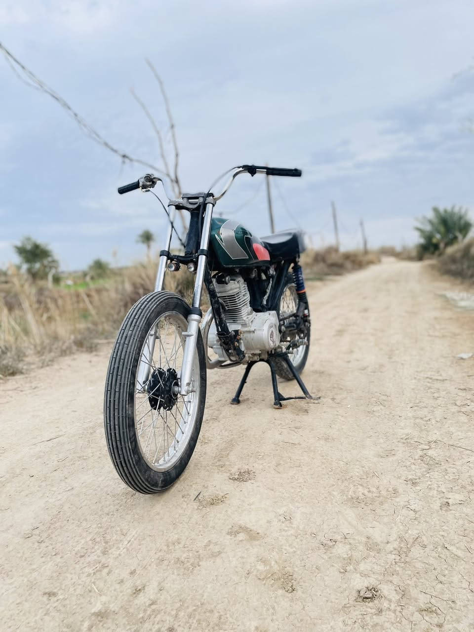 السلام عليكم
دراجه اربعه كير
كلك كلك
الدراجه حلوه ونصبته حلوه وبيه شلعه تشك الكاع
الدراجه مفتوح محركه مره وحده
محركه مديل ٢٠٢١
مكفوله من التبخير وتنقيص ونضوح الدهن
درجه كلش حلوه وياه سبايدر خلفي
وقبق زنجيل
سعره ٣٠٠وبيه مجال لشراي
اليريد يتواصل يتصل واتساب
***********
المو شراي لا يراسلني بروح الحسين
