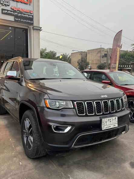 جيب ١٩ لمتدد فول ١/١ ظرر جدا بسيط جاملغ وبنيد بدون دواخل بيها باب كلير من امريكا خلفي السياره فول مواصفات بانوراما باب كهرباء خلفي السعر ٢٤٠ ورقه وبيها مجال للاتصال *********** العنوان شركة الملك السيديه مقابل دخول الخيزران بغداد, العراق
