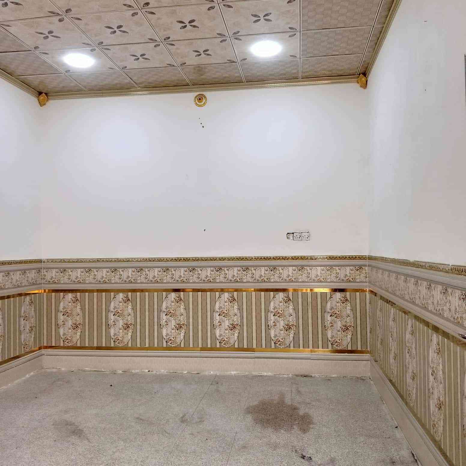 السلام عليكم بيت 150متر حي الحسن العسكري دوانم سند 25لازم قرب مدرسه الحشد يم المولده الثانية بيت طابقين بي غرفتين جوه وغرفتين فوك صاله واستقبال ومطبخ داخل الجهد الهندسي المنطقه كافه الخدمات الاستفسار والاتصال ع الرقم ***********
