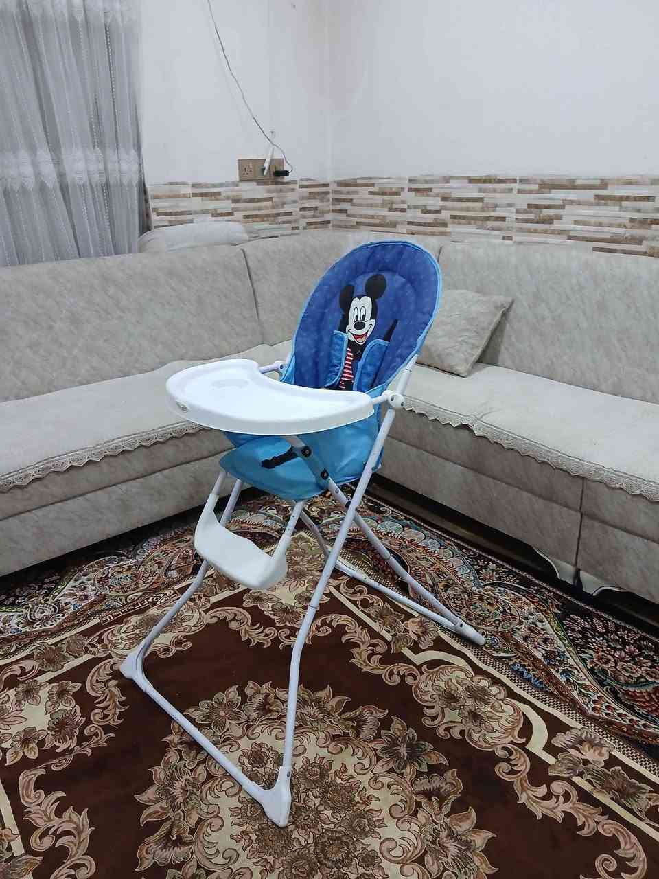 کورسی نانخواردنی مناڵ زۆر پاک و بێعەیبە قایشی بەستنەوەی چوارلای هەیە ، بچوک ئەکرێتەوە بۆناوسەیارە 
زۆر مەزبوت و بێعەیبە
سعریشی زۆر گونجاوە قفڵی 20 هەزارە بێ معامەلە
سلێمانی ، گەیاندن هەیە*********** السليمانية, العراق
