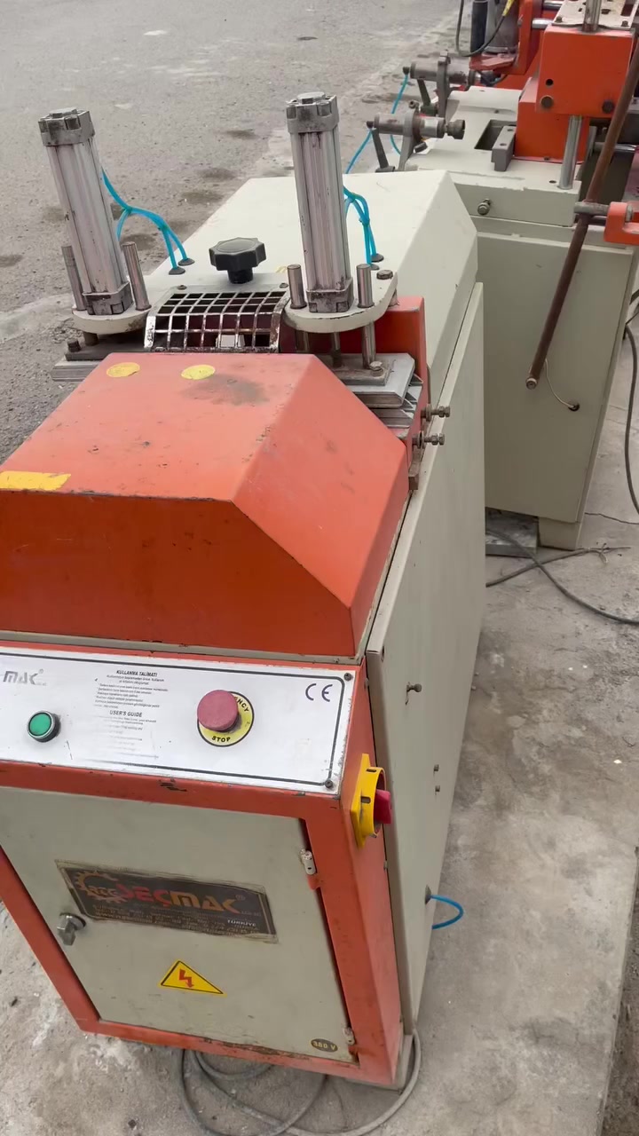 البيع معمل الالمنيوم وpvc  للاستفسار ***********
