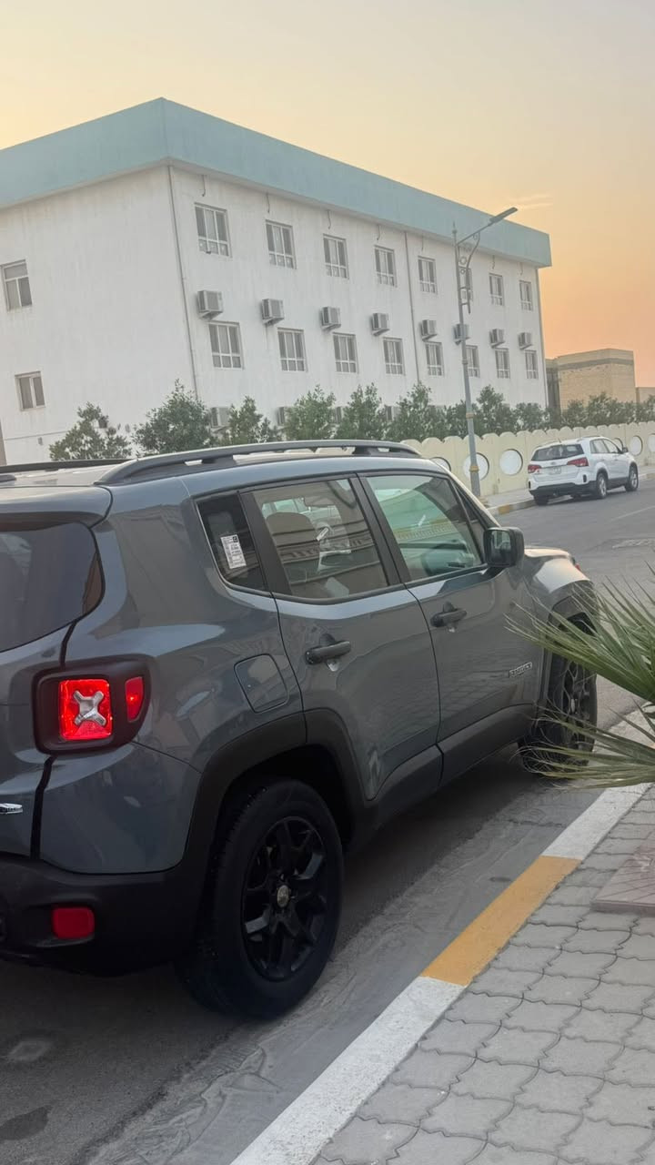 جيب رنكت موديل2018  وارد امريكي محرك 2400/ دفع رباعي/لون اسمنتي/ ضربة مدكر يمين بدون ايرباك/  السعر125 دولار
***********
