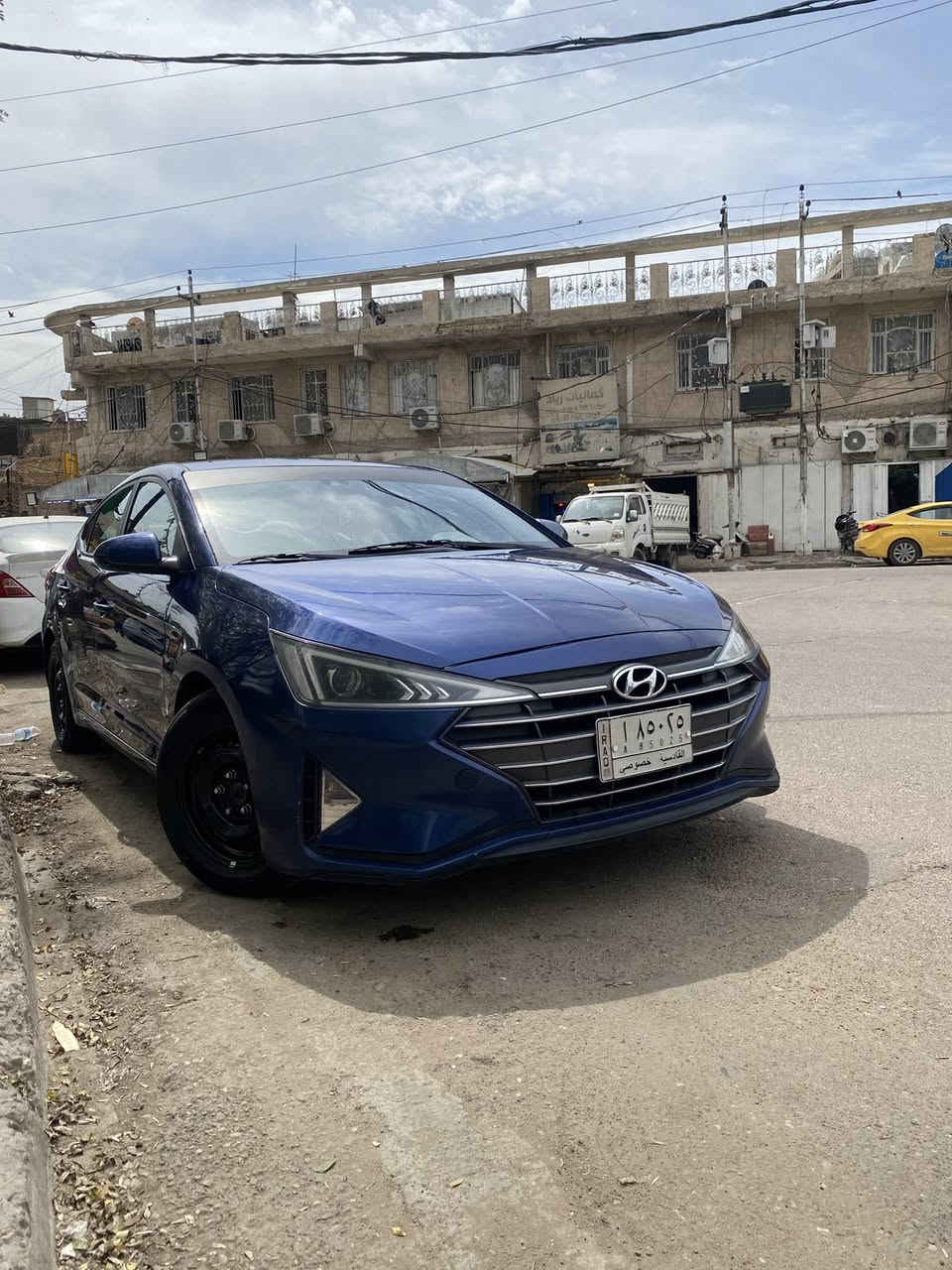 السلام عليكم النترا ٢٠٢٠ قادسيه معوقين سنه وتتحول / وكاله عام
سياره كير مكينه 
مبدل دهن الكير وشاد براد للكير 
سياره بيهة جاملغ مبدل وباب بارد يعني مكفوله ما عدى قطعه
سياره شادلهة زنون / وعين الشيطان متغير/ واناره داخليه متغير 
ومسويلهة دشومه سفري 
سياره ماشيه ٨٨ميل 
مكانهة بغداد 
السعر ١٢٦ مجالهة كلش بسيط 
للاستفسار ***********
