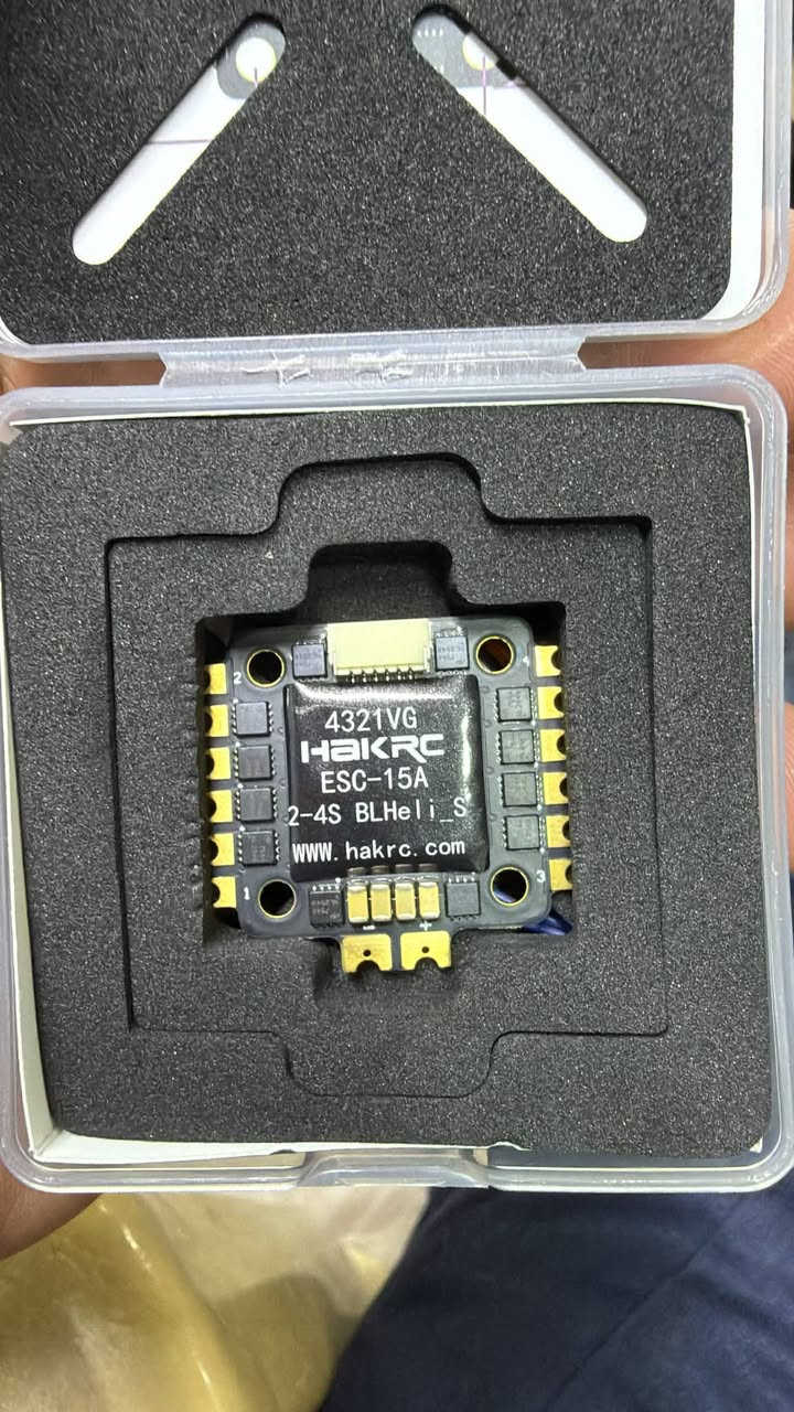 متوفر اربع قطع سعر القطعه 50 وذا شلع 45 شباب التوصيل ما مشمول وياهن وحد *********** او خاص
