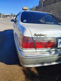 ملكة ٢٠٠٠ • محرك VVT ٣٠٠٠ • دكمتين