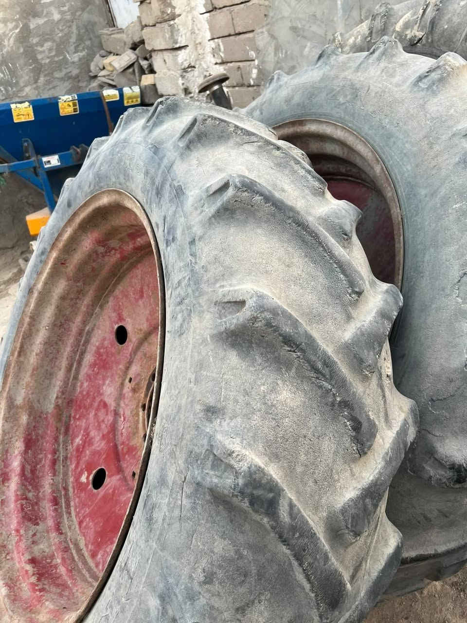 سلام عليكم للبيع زوج وياله وتايرات منفوخ وجاهزات نظاف كلش مكان ناصريه الشراي ***********@
