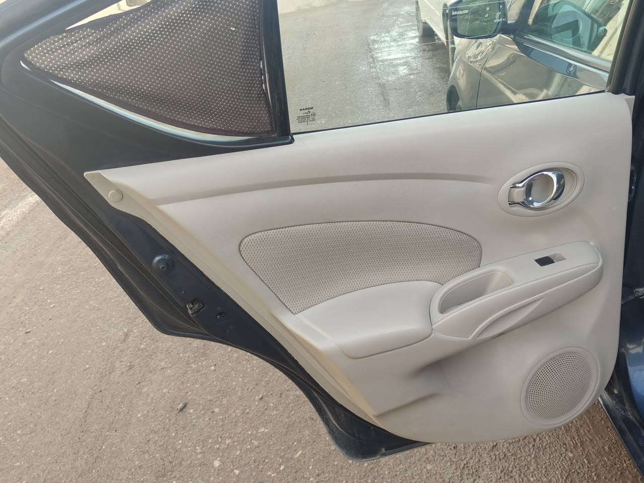 السلام عليكم نيسان فيرسا وارد امريكي هادثهه جاملغ الكدام  مديل 2015 سياره جاهزه من كلشي حداده جديده تبريد حلو السياره كلش نضيفه  السنويه بسمي ورقم نگليزي السنويه نافذه الغايه 28/08/2027 مصفره غرامات 
السعر 95 /***********
