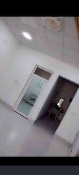 ✨ فرصة امتلاك منزل العمر بنظام الأقساط الميسرة في خانقين! ✨
🏠 منزل طابو صرف 125 متر في حي الموظفين
نقدم لكم منزلاً بمواصفات ممتازة وموقع حيوي، مجهز بكافة الخدمات وبتسهيلات في السداد عبر قرض الإسكان.
الموقع:
( خانقين، حي الموظفين، قرب المدرسة الصينية (موقع حيوي ومرغوب).
المساحة والتفاصيل:
المساحة: 125 متر مربع.
عدد الطوابق: طابقين.
الملكية: طابو صرف 100% (سند ملكية قطعي ورسمي).

✅ يحتوي على بئر ارتوازي (لضمان توفر الماء)
تفاصيل نظام القرض (الإسكان):
المقدمة المطلوبة (كاش): 33 مليون دينار عراقي
المبلغ المتبقي كقرض إسكان: 42 مليون دينار عراقي
القسط الشهري المريح: 290 ألف دينار عراقي فقط
ملاحظة حول حالة المنزل:
الطابق الثاني يحتوي على نواقص بسيطة (يرجى المعاينة لتحديدها)، والبيت جاهز للسكن عدا ذلك.
 
للستفسار  (***********) عبد المؤمن صلاح
