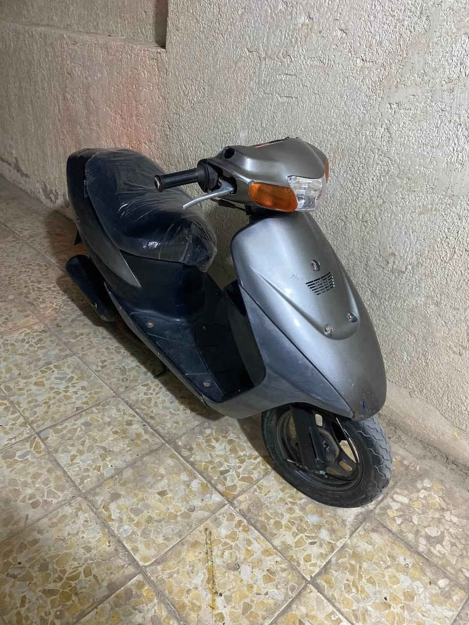 سازوكي جنطه الدراجه بلاديه نكره بكل وقت كله شغاله تايرات جدد السعر 175 رجائا بدون عمله سله موجوده***********
