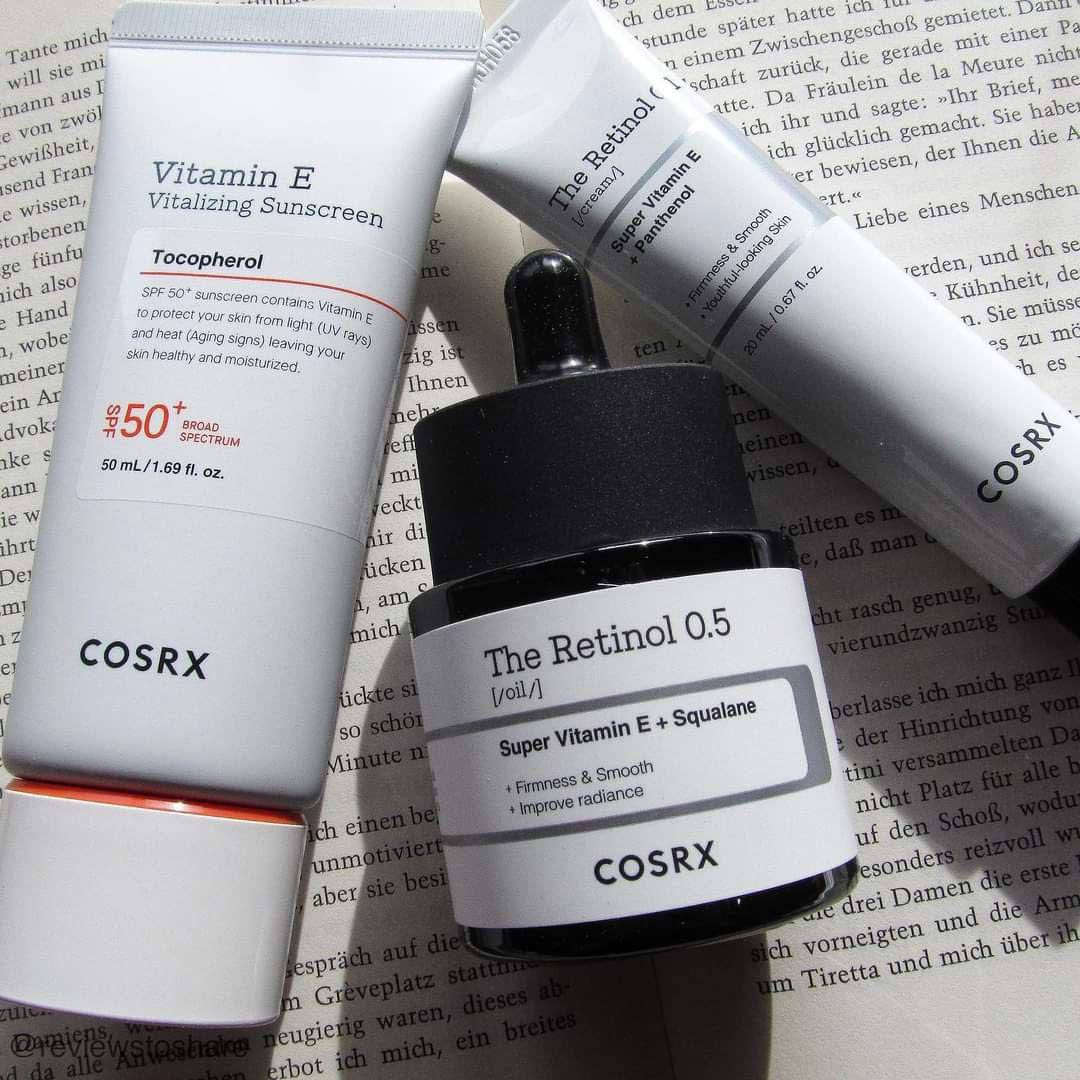⁨ COSRX Retinol 0.5% سيروم ريتنول من كوزركس

✨قل وداعًا للخطوط الدقيقة والتجاعيد مع هذا المصل القوي المضاد للشيخوخة
استمتعي ببشرة أكثر نعومة وثباتًا وإشراقًا مع كل قطرة 

ريتينول نقي عالي التركيز بنسبة 0.5%، يحتوي على مكونات نشطة بما في ذلك الريتينول النقي والسكوالان والتوكوترينول

يعالج حب الشباب واثاره ومشاكل المسام
يهدئ الالتهاب ويقوي حاجز بشرتك
لا يسبب الحساسية
استعدي للعودة بالزمن إلى الوراء واحتضان الجمال الشبابي مع زيت COSRX Retinol 0.5%

وداعًا للخطوط الدقيقة والتجاعيد وشحوب البشرة 
سيروم ريتينول
1_ شد البشرة وازالة التجاعية. 
2_تجديد الخلايا الميتة للبشرة. 
3_ تنعيم وتصفية ونضارة وحيوية كبيرة للبشرة. 
4_ ملئ الوجه بالكولاجين الطبيعي. 
5_ نتائج دائمية لانها طبيعية.
ريتنول كوزركس
-استمتعي ببشرة أكثر نعومة وثباتًا وإشراقًا مع كل قطرة 
____
ريتينول نقي عالي التركيز بنسبة 0.5%
تم تركيبه باستخدام الريتينول النقي المستقر بنسبة 0.5% للعناية القوية المضادة للشيخوخة👌
- يستهدف فقدان مرونة الجلد وفقدان الرطوبة والخطوط الدقيقة وظهور حب الشباب 
يعالج حب الشباب واثاره ومشاكل المسام
يهدئ الالتهاب ويقوي حاجز بشرتك
لا يسبب الحساسية🤍
المنشأ كوري 🇰🇷 
السعر 20 الف 
🚘يوجد خدمة توصيل لجميع محافظات العراق ٤ الاف 🚘⁩


**إذا كنت صاحب هذا الإعلان وتريد حذفه لأي سبب، رجاءا أرسل رسالة إلى الدعم الفني**