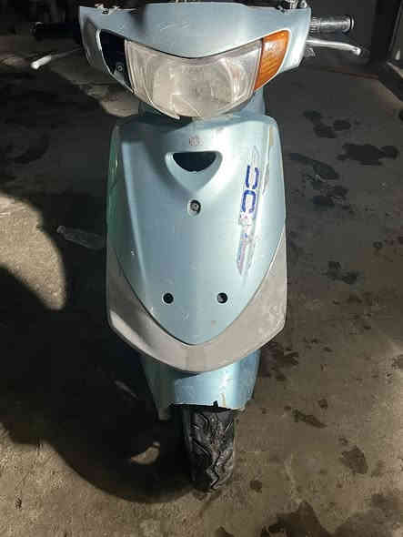 سلام عليكم 
دراجة ماكس قجمة 
دراجة نضيفة شلعة فول 
سعر 300وبيها مجال
***********
