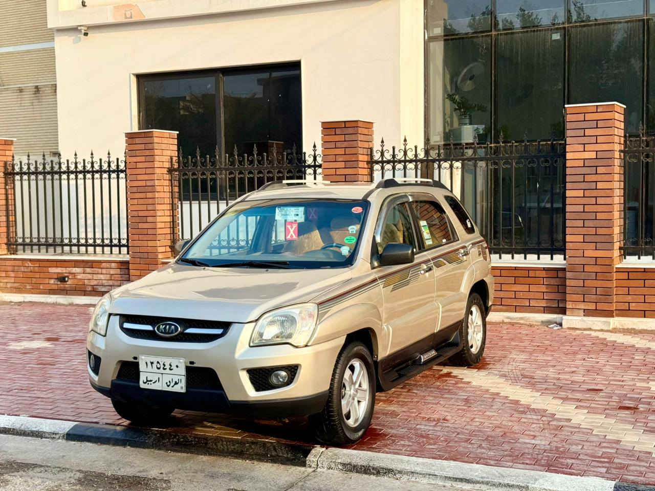 سلام عليكم للبيع سبورتج مديل 2009 وارد خليجي سياره بيه صبغ 3 قطع والباقي مكفوله مكينه وكير مكفولات حداديه تخم تاير تبريد ثلج موصفات تحكم ستيرن شاشه كامره حساسات شاير مري مثبت سرعه داخل بيجي ويل كب كروم يداد نيكل سياره جديده وجاهزه من كلشي وشرط سياره احله من صور السعر 93وقابل التفاوض الستفسار نتصل ***********مكان سياره كربلاء مكلف بلنشر
