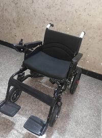 عربانة معوقين