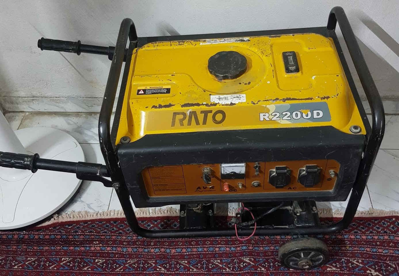 ياجبار يارب 
للبيع مولدة ماركة راتو الغنية عن التعريف (  RATO  ) بتعطي ٢٠٠٠ شمعة فعلي صوتها كتير ناعم لتر البانزين بيشغلها ساعتين مرش وحبلة وألها دواليب ومسكات موجودة بالتل للأستفسار اتصال. 
٠٩٤٤٤٣٧٠٤٤ 
او واتس. 
٠٩٩٧١٣١٦٧٠


**إذا كنت صاحب هذا الإعلان وتريد حذفه لأي سبب، رجاءا أرسل رسالة إلى الدعم الفني**