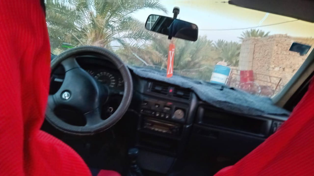 السلام عليكم
اوبل فكتره موديل 92
سياره بلاديه مكفوله من ضربه وصبغ 
محرك 1800
تبريد بلاد بس نقص غاز 
تخم تاير 
محرك كير شرط 
السعر 37وبها مجال 
مكان السياره حديثه الوس 
الاتصال ***********
