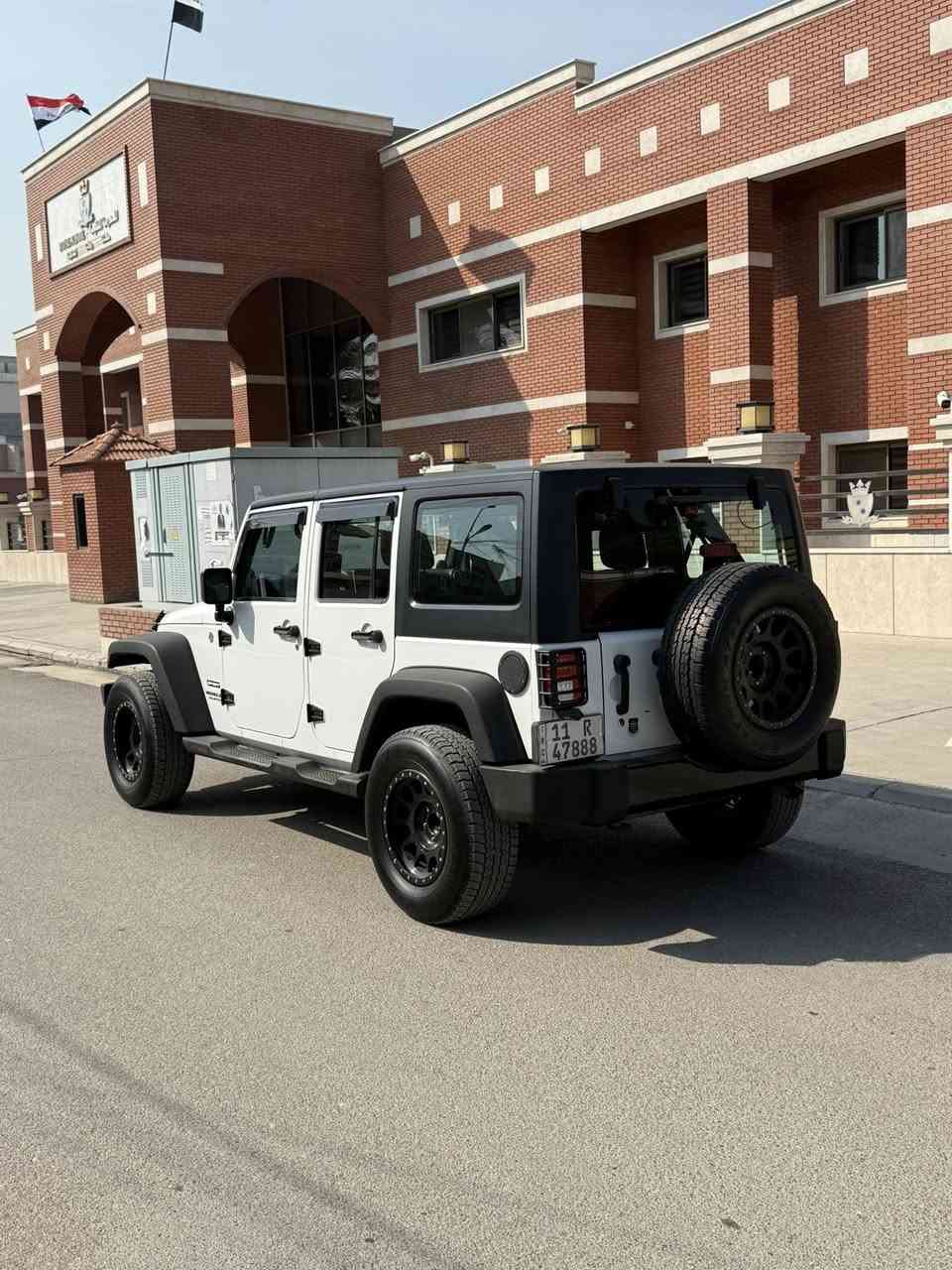 السلام عليكم للبيع جيب رانكلررر
2012 حيل جديده نضافه مال 2023 
سياره مكفوله باب سكن صبغ فقط 
سكف بلاستك مو قماش
السياره جاهزه ومناقصها شي وتعديلها كلش حلو
رقم بغداد مميز 
ماشيه 100 الف حقيقي ثاني اني ثاني مالك الها 
السعر 160 وبيها مجال 
مكاني بغداد 
***********
