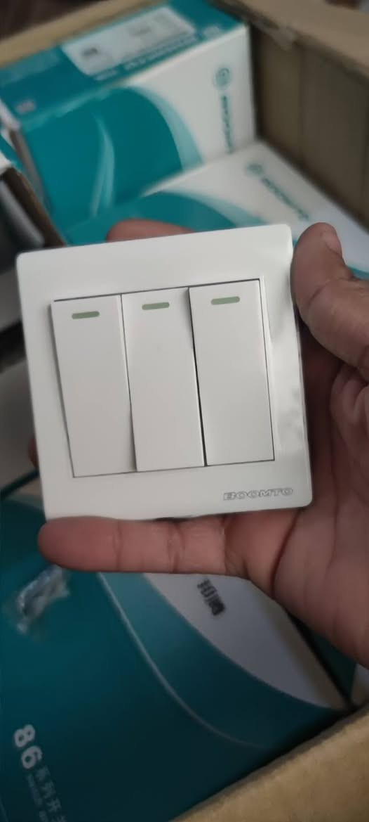 كرتون كامل نقط كهرباء
بيهن اكثر من 50   
30 مع التوصيل


**إذا كنت صاحب هذا الإعلان وتريد حذفه لأي سبب، رجاءا أرسل رسالة إلى الدعم الفني**