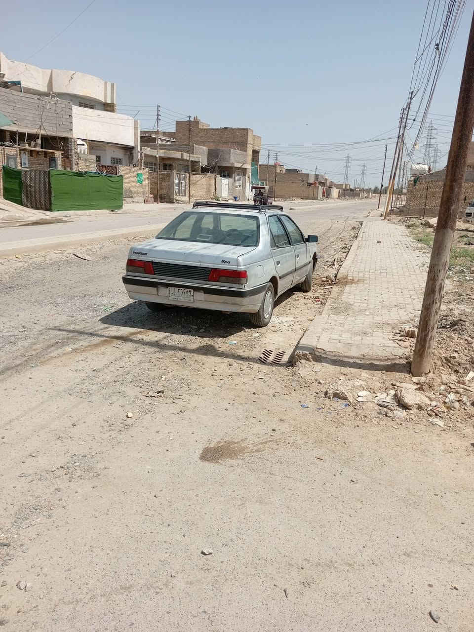 السياره موديل 9 البيع المحرك نضيف بس الكير الثاني يفلت تحويل مباشر العنوان بغداد السعر 17ويذا امراوس عادي@ رقمي الهاتف ***********
