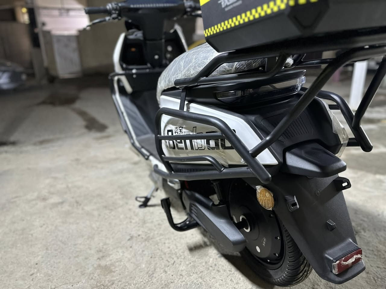 ٦ بطاريات
ملف ٢٥٠٠ حقيقي 
تحمل وزن ٢٠٠kg
تمشي سريع بوزن ثكيل نسبه 80.\. او اكثر
سعرها 900 وبيه مجال
فضائي 
درجه جديده مصارلي هواي من مأخذه بيه غراض اصلن بعدها مشادله 
مكاني بغداد


**إذا كنت صاحب هذا الإعلان وتريد حذفه لأي سبب، رجاءا أرسل رسالة إلى الدعم الفني**