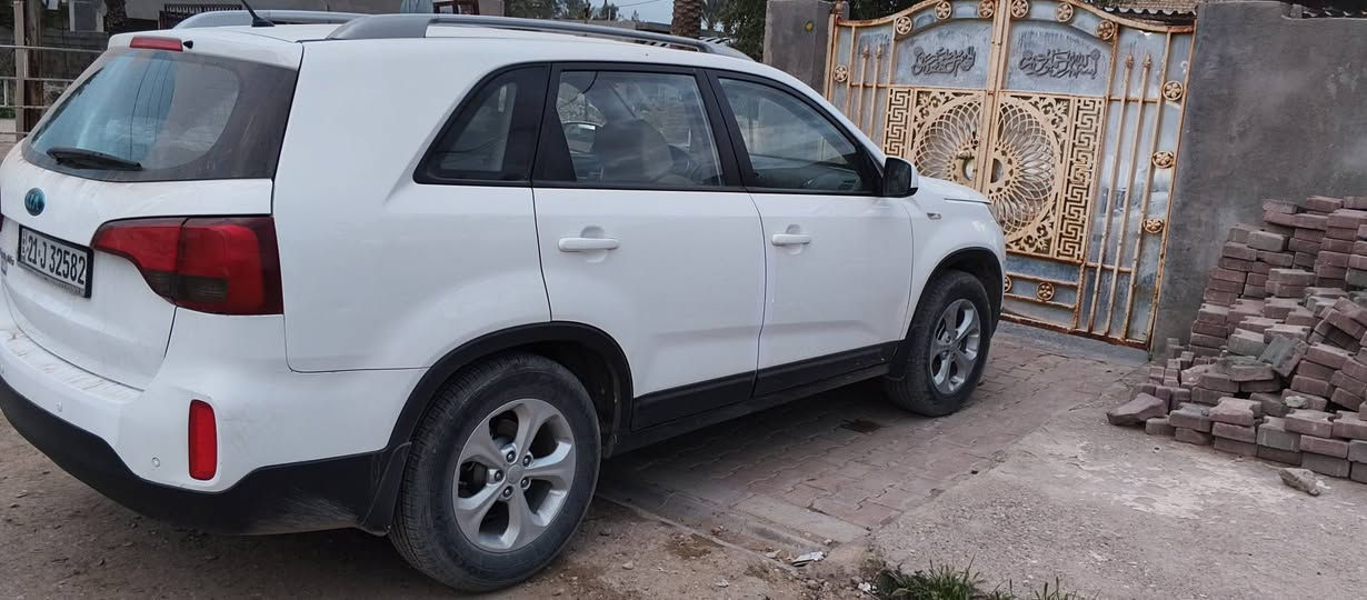 سلام عليكم
سورنتو موديل ١٤ خليجي السيارة مكفوله لاصبغ ولا ضربه شويه بارد بالجنطه 
مكينه ٤ مكينه خير من الله كير 
تبريد ثلاث قطع ثلج مشاءالله 
تخم تايرجديد صدر السيارة خير من الله رقم سليمانية 
السعر ١٦٥ 
***********
