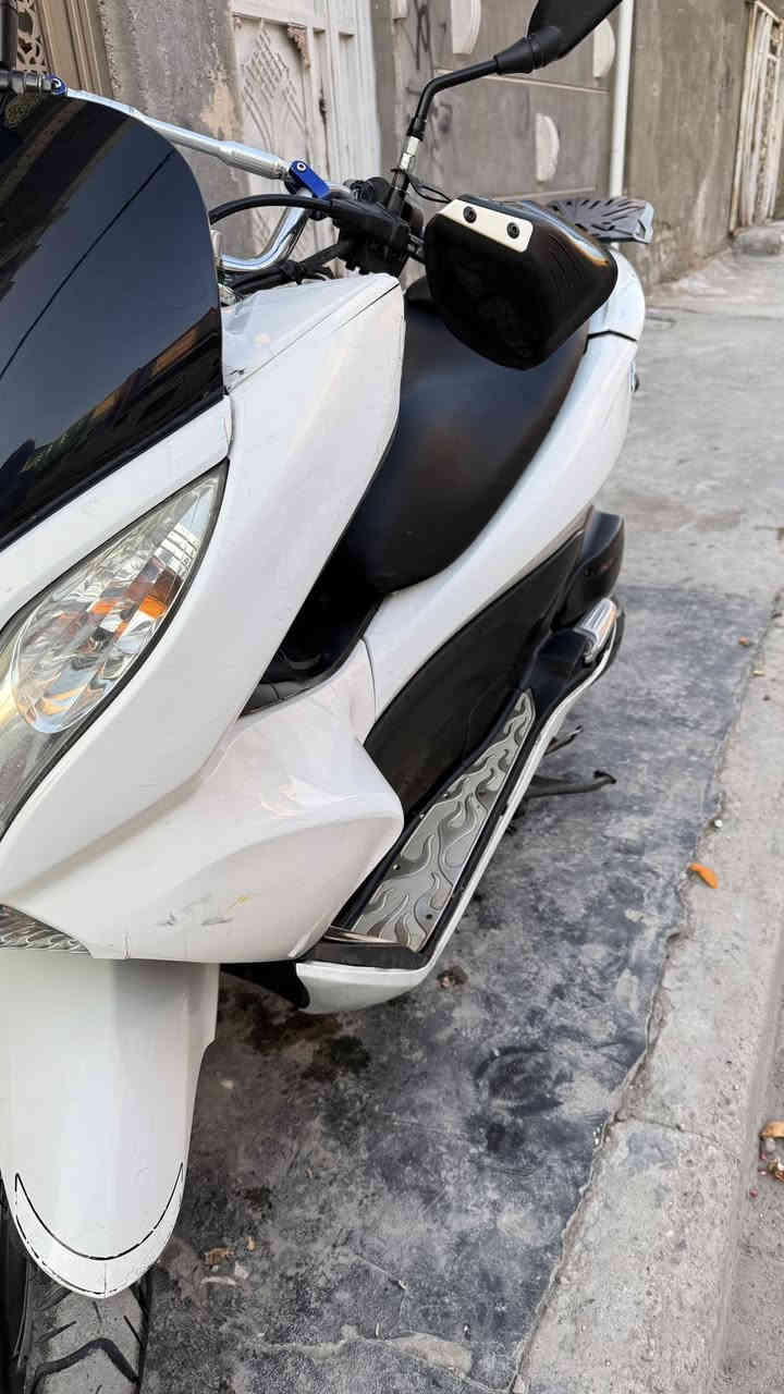 دراجه بسي اكس جيل اول شرط ياباني اصلي دراجه مكفوله كفاله عامه تاخذها من باب البيت ايشي  بل دراجه مسؤل عليها ضمان الدراجه كهربائيات كلها شغاله 125cنضافت الدراجه كدام عينك اي نقص بدراجه ماكو مكفوله كفاله عامه السعر خاص او اتصال عله الرقم ***********مكاني بغدا. مدينه الصدر ام الكبر مقابل حي الكوفه
