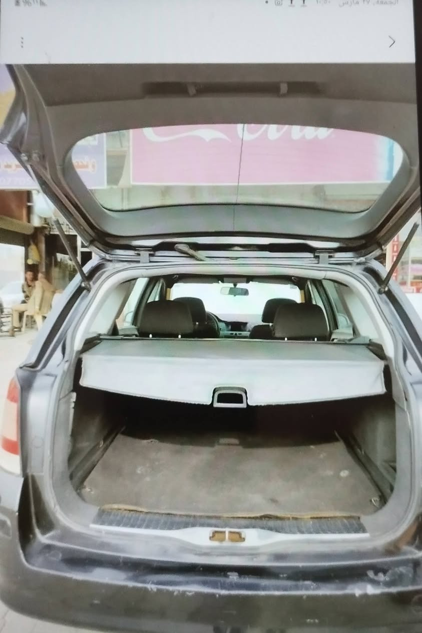 سياره اوبل استرا استيشن ٢٠٠٦
كير عادي
شاشه
كوبون بنزين
مكينه جيده لا صرف ولا نفخ
جامات اماميه كهرباء
سنتر لوك
السعر ٣٥ قابل للتفاوض
***********
