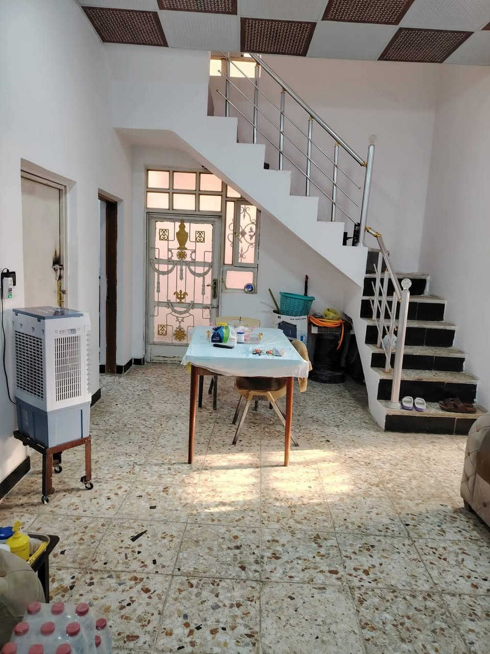 🌸اللهم صل عل محمد وال محمد 🌸
السعر 50مليون 💵بي مجال

يباع مع الاثاث 
        او بدون اثاث 🤩
دار150م (طابو زراعي سند 25 )كونكريت مسلح البناء 

طابوق بناء درجه اولى 👌 

غرفتين2 +صاله +استقبال +مطبخ +صحيات عدد ٣ 

قريب من الشارع  جدا كافه  الخدمات متوفره 👌😍

عنوان الدار //النجف الكوفه ***********

شارع مطار القديم شارع نهايه شارع السبيس قرب 

مدرسة الجنائن الاهليه 😍👌
للحجز والاستفسار يرجى مراسلتي خاص ✍️
