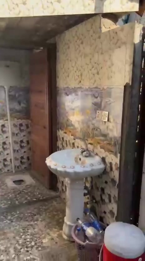 سلام عليكم
بيت  جاهز  للأيجار طابق ارضي مساحه ١٠٠ 
*********** رقم الهاتف
الموقع

بلديات حي تراث شارع الكهاوي
