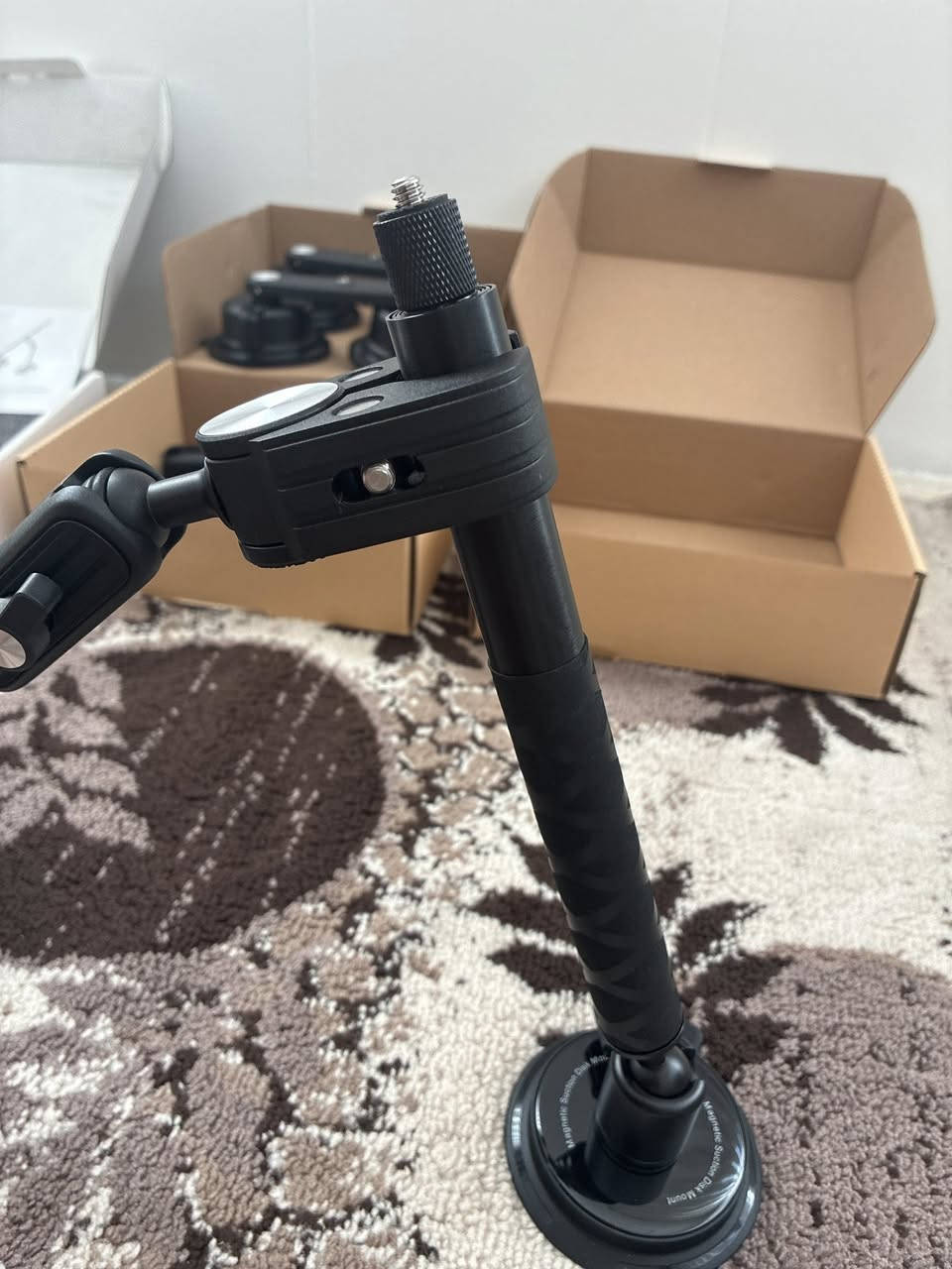 ستاند تصوير للسيارة  هيكل كوب الشفط 3 او 4 او5 
حامل كاميرا  insta360 X3X4X5  Gopro من مواد الألمنيوم
عالية الاستقرار
قوي احسن نوعيية مثبت
3 مودل موجود
اكو توصيل

***********
