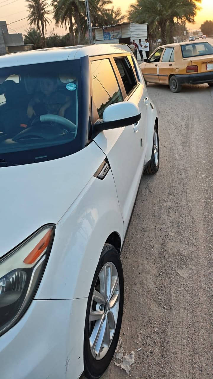 صول موديل 2019 رقم اربيل وكاله او تحويل 
وارد أمريكي 
حادثها :جاملغ معدل بارد و بنيد بي صبغ 
و بيها باب السائق مبدل  بدون دواخل شرط 
محرك 2000 المرغوب 
كير ومحرك مكفولات
 وتخم تاير وتبريد وصدر خير من الله 
  ماشيه 56 حقيقي
 سياره جاهزه من كلشي
 مامتعوبه إستخدام شخصي
 وسعر :125 وبيها مجال
العنوان :بابل 
للاستفسار:***********
