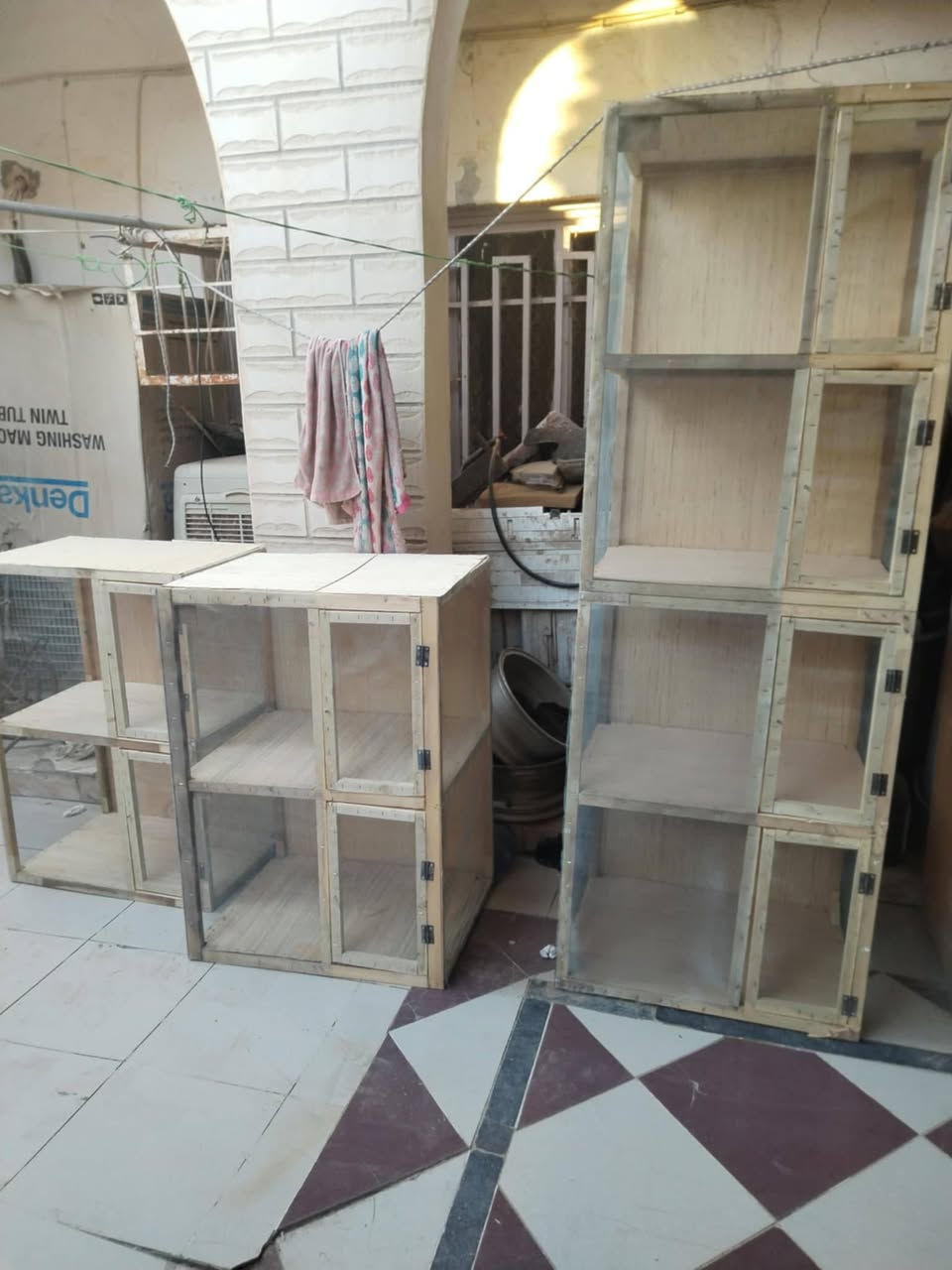 السلام عليكم خانات أم 4 ب35 وام2ب20 وسلات مال بيض كل 10 ب8الف لتواصل ***********
