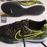 صالات • ملابس