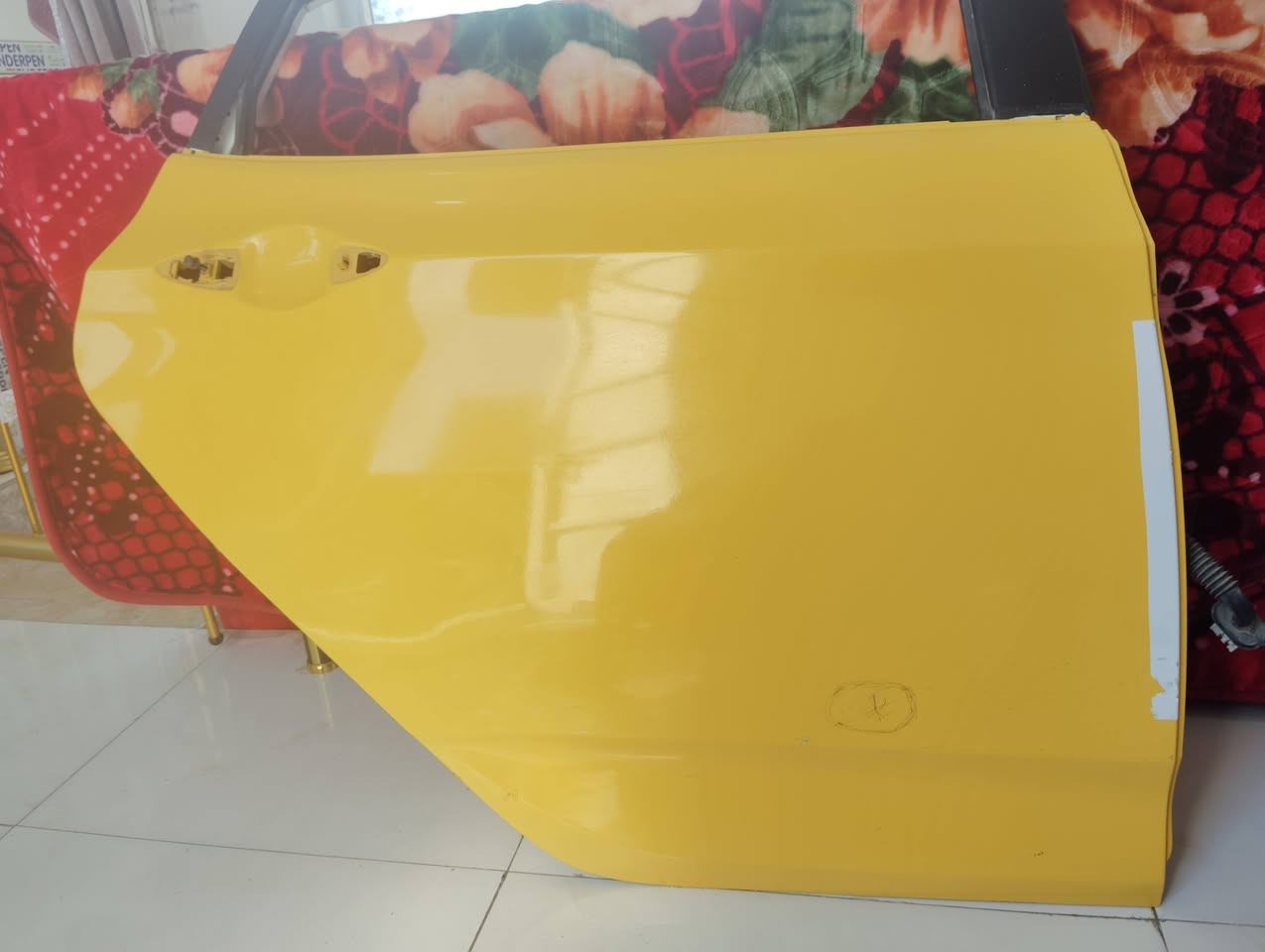 السلام عليكم باب اكسنت خليجي موديل 12.     او13 سابقن مكفوله صار بيه طخه اصغيره امئشره بالقلم سعره 80الف  
مجاول مال حاويه الله شاهد عل فحص سعرهن 20الف 
حساس مطرقه مال ادونز سعره 50الف عل فحص 
شاشات وحده مال ملكه والثانيه ماعرفه اشتريته اوماصارت عله سيارتي عل فحص سعرهن 40الف اثنينهم 
مكاني حله نادر خلف محمل نسيج رقمي ***********
