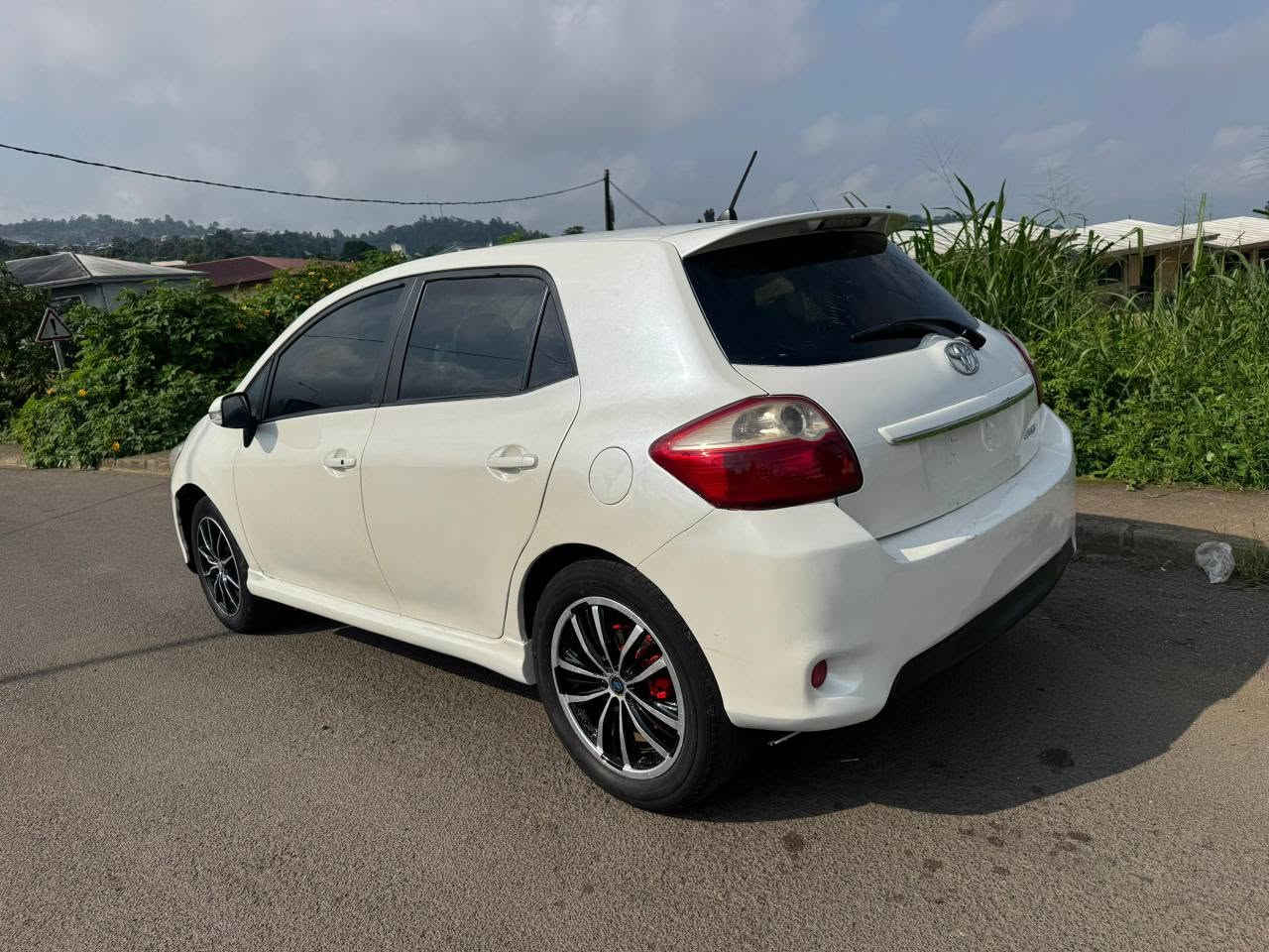 Toyota Auris2010
Ac,✅
Automatic transmission
Price 3million non negotiable Buea, Fako


**إذا كنت صاحب هذا الإعلان وتريد حذفه لأي سبب، رجاءا أرسل رسالة إلى الدعم الفني**
